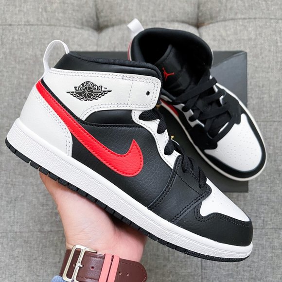 Jordan Shoes - ❤️🖤🤍 Nike Air Jordan 1 retro mid